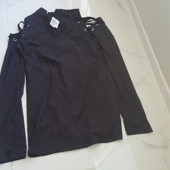 NWT Faux suede cold shoulder top - Picture 2 of 4